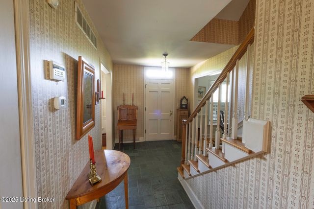 114 Hillcrest Dr, Bardstown, KY 40004