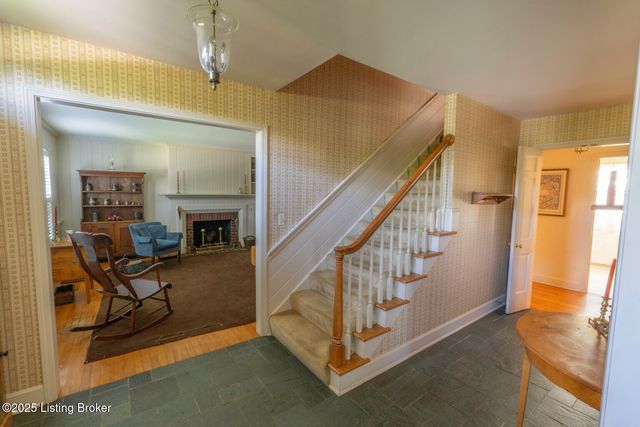 114 Hillcrest Dr, Bardstown, KY 40004