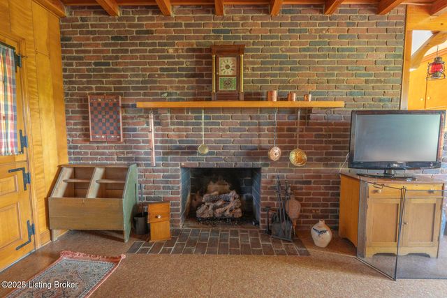 114 Hillcrest Dr, Bardstown, KY 40004