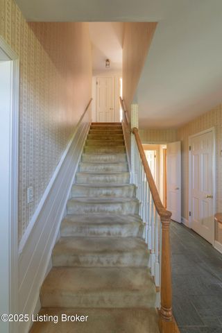 114 Hillcrest Dr, Bardstown, KY 40004