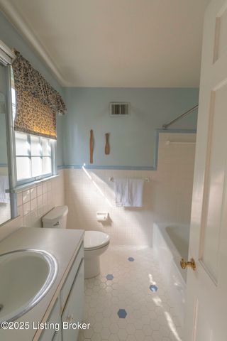 114 Hillcrest Dr, Bardstown, KY 40004