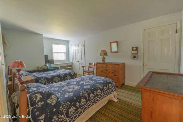 114 Hillcrest Dr, Bardstown, KY 40004