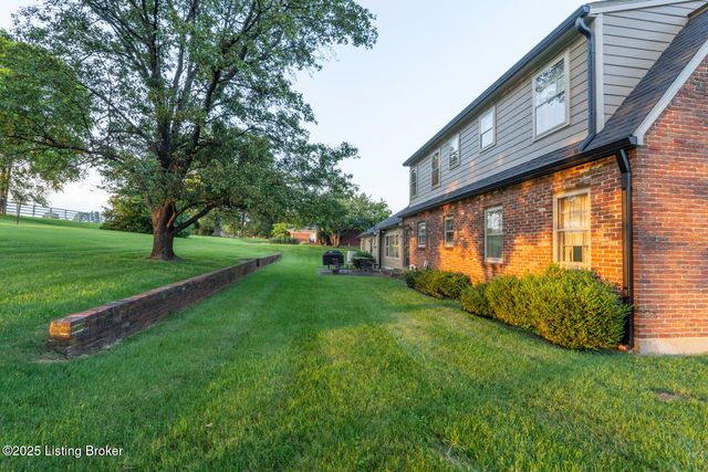 114 Hillcrest Dr, Bardstown, KY 40004