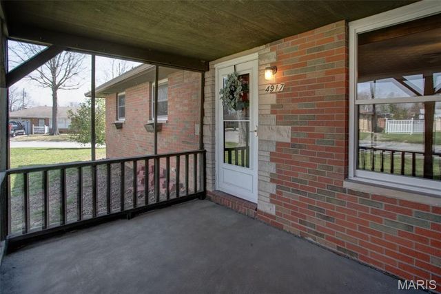 4917 W Hill Drive, Godfrey, IL 62035