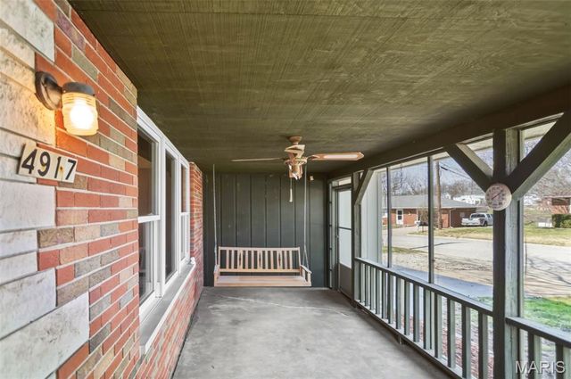 4917 W Hill Drive, Godfrey, IL 62035