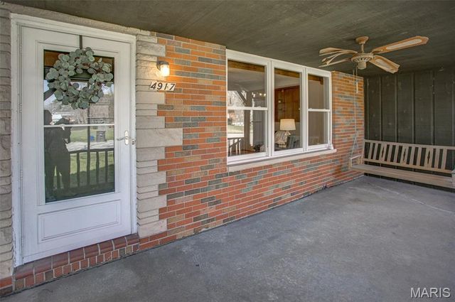 4917 W Hill Drive, Godfrey, IL 62035