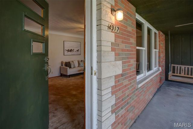 4917 W Hill Drive, Godfrey, IL 62035