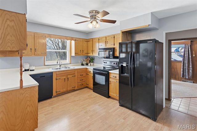 4917 W Hill Drive, Godfrey, IL 62035