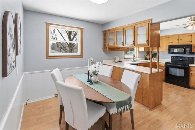 4917 W Hill Drive, Godfrey, IL 62035