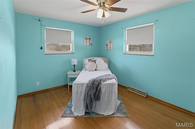 4917 W Hill Drive, Godfrey, IL 62035