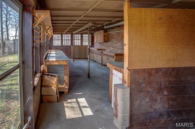 4917 W Hill Drive, Godfrey, IL 62035