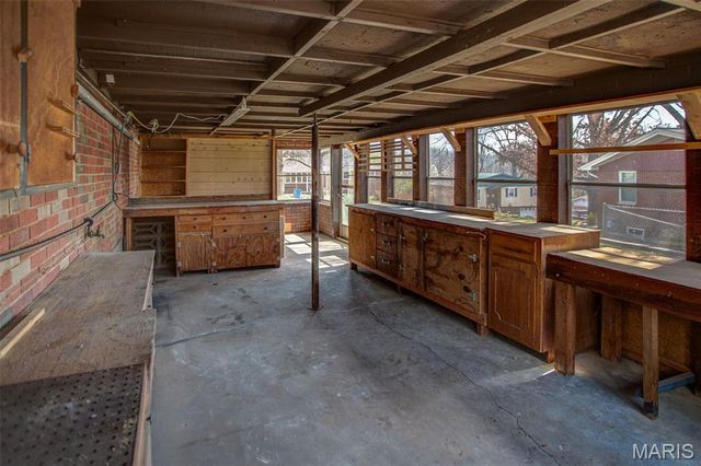 4917 W Hill Drive, Godfrey, IL 62035