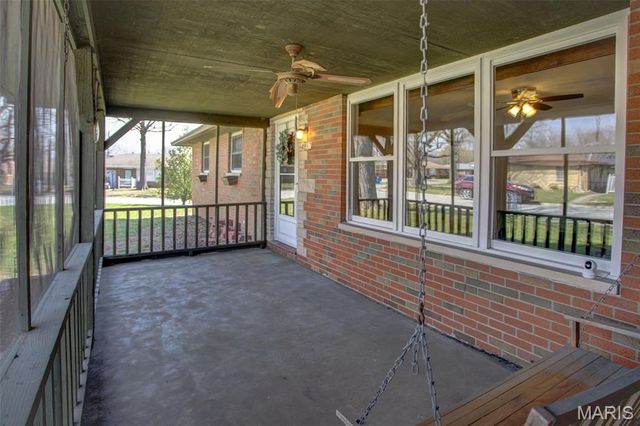 4917 W Hill Drive, Godfrey, IL 62035