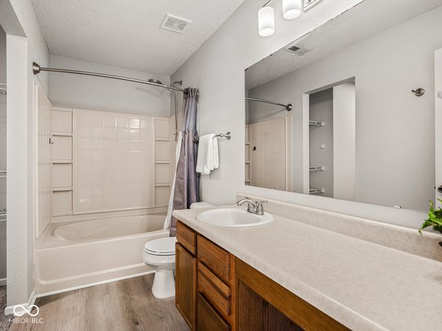 914 Indigo Drive, Greenfield, IN 46140