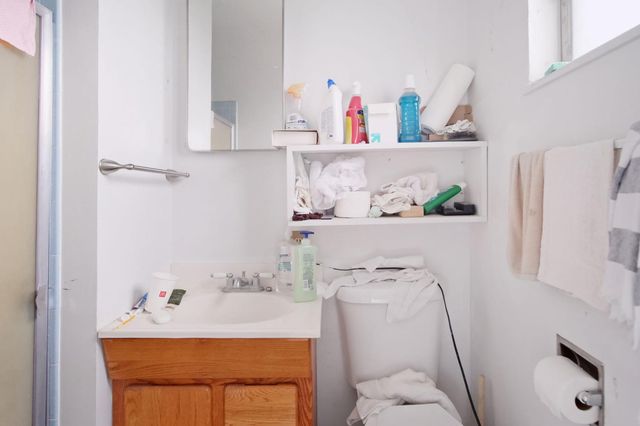 1915 Tracy Ct, Modesto, CA 95350