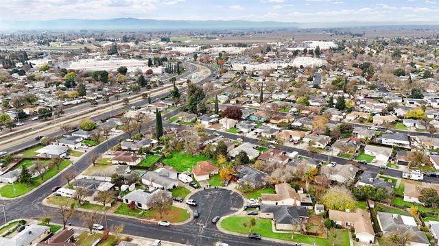 1915 Tracy Ct, Modesto, CA 95350