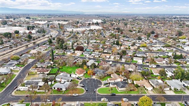 1915 Tracy Ct, Modesto, CA 95350