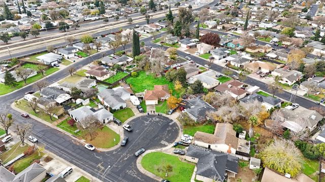 1915 Tracy Ct, Modesto, CA 95350