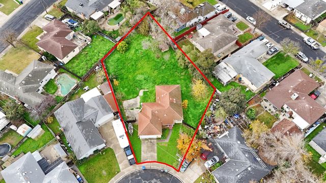 1915 Tracy Ct, Modesto, CA 95350