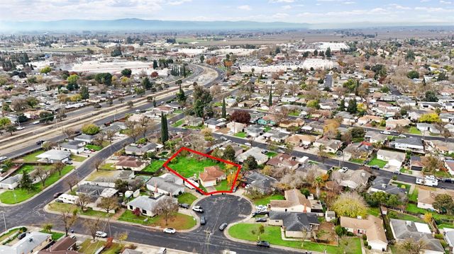 1915 Tracy Ct, Modesto, CA 95350