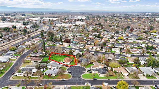 1915 Tracy Ct, Modesto, CA 95350