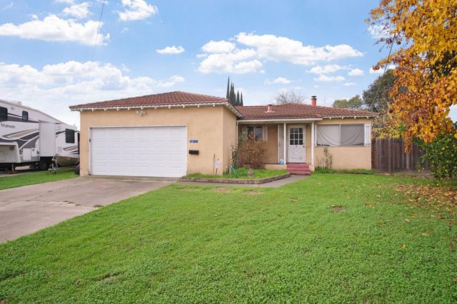 1915 Tracy Ct, Modesto, CA 95350