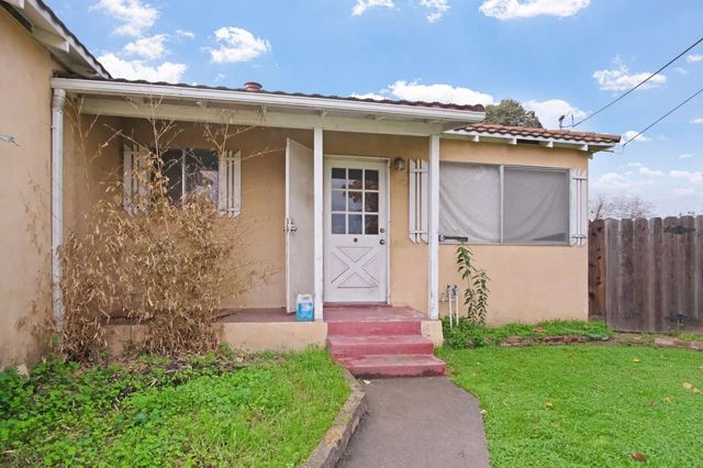 1915 Tracy Ct, Modesto, CA 95350