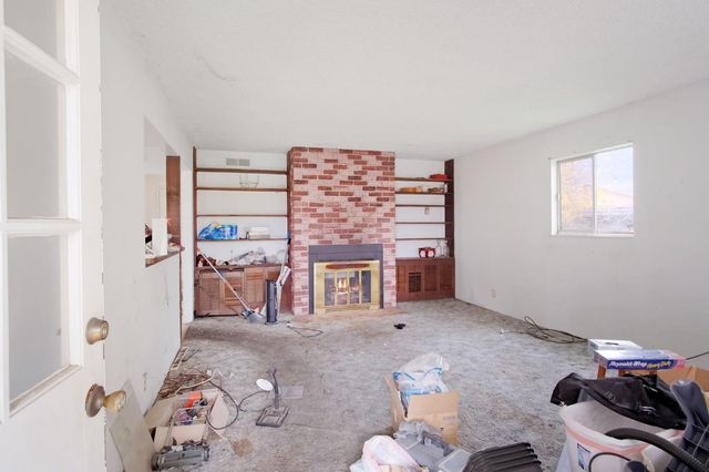 1915 Tracy Ct, Modesto, CA 95350