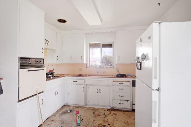 1915 Tracy Ct, Modesto, CA 95350