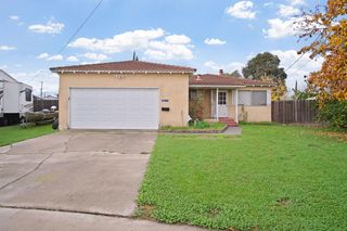 1915 Tracy Ct, Modesto, CA 95350