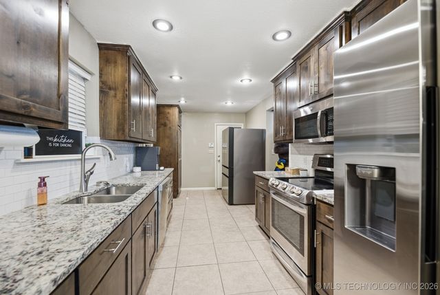 31919 E 61st Street S, Broken Arrow, OK 74014