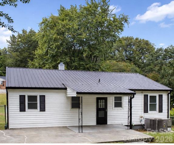 906 N Flint Street, Lincolnton, NC 28092