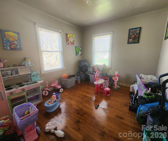 906 N Flint Street, Lincolnton, NC 28092