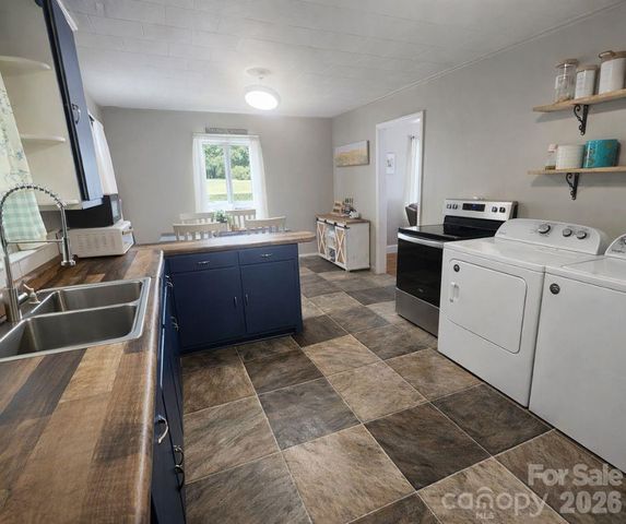 906 N Flint Street, Lincolnton, NC 28092