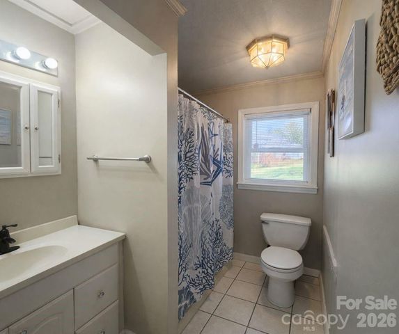 906 N Flint Street, Lincolnton, NC 28092