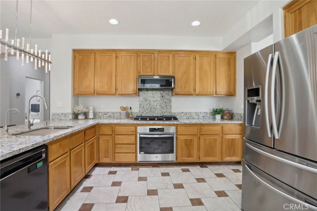 28996 Garnet Canyon Drive, Saugus, CA 91390