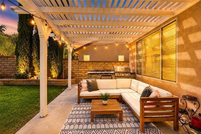 28996 Garnet Canyon Drive, Saugus, CA 91390
