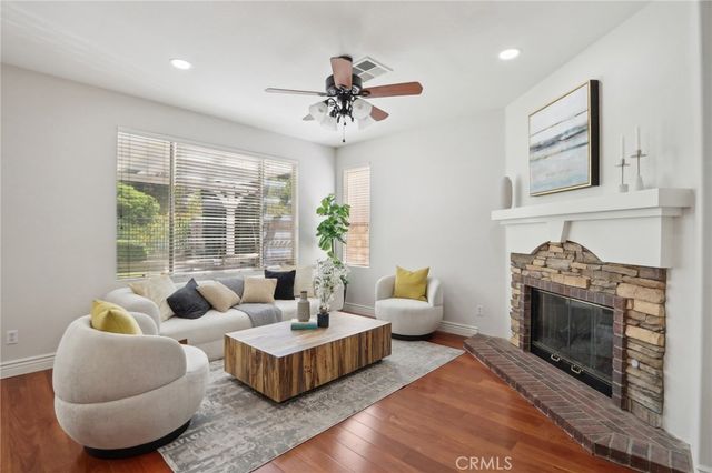 28996 Garnet Canyon Drive, Saugus, CA 91390