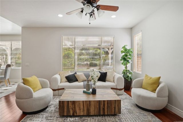 28996 Garnet Canyon Drive, Saugus, CA 91390