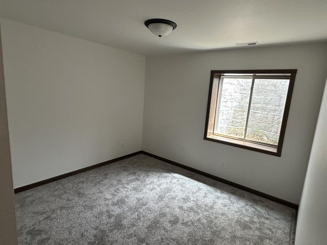 2010 14th STREET S, La Crosse, WI 54601