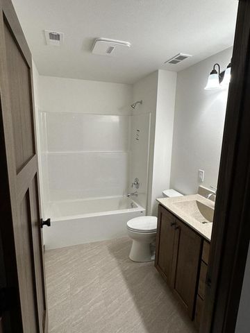 2010 14th STREET S, La Crosse, WI 54601
