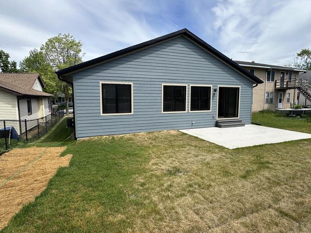 2010 14th STREET S, La Crosse, WI 54601