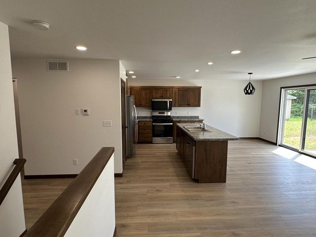 2010 14th STREET S, La Crosse, WI 54601