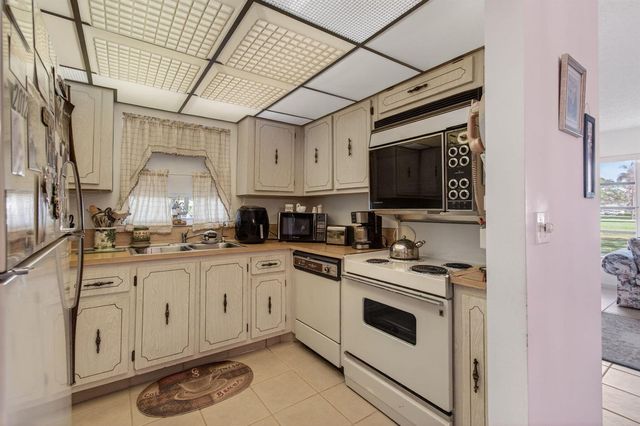 14339 Canalview Drive A, Delray Beach, FL 33484
