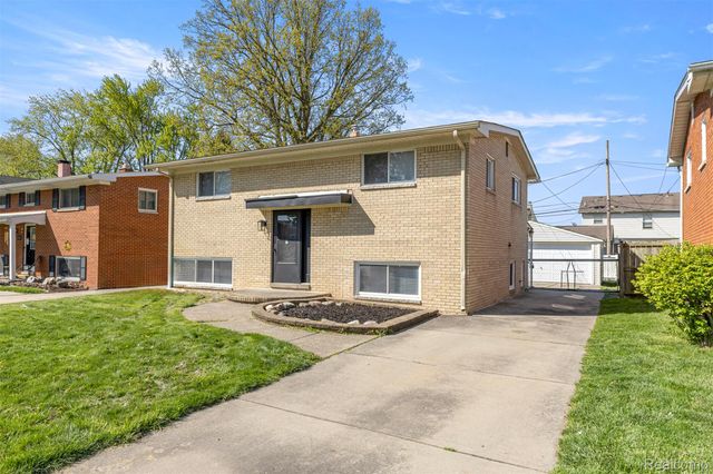 30022 White Street, Gibraltar, MI 48173