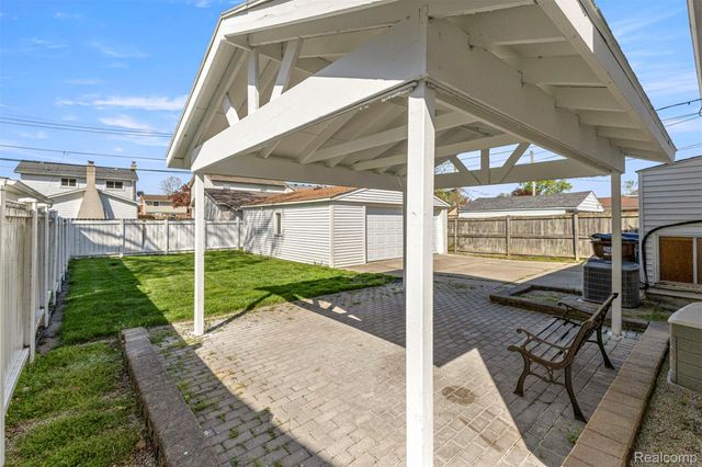 30022 White Street, Gibraltar, MI 48173