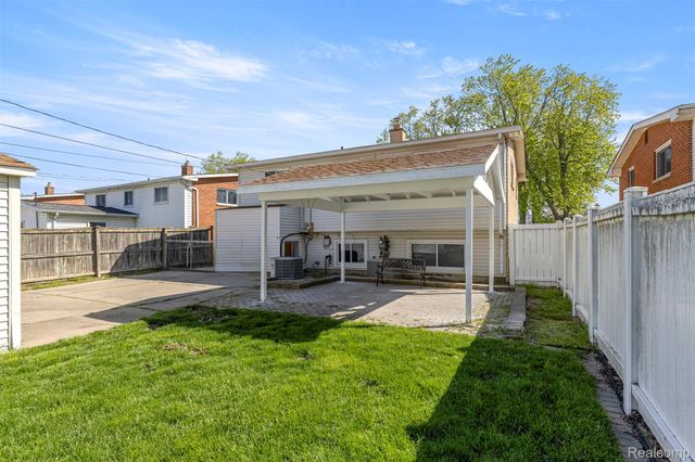 30022 White Street, Gibraltar, MI 48173