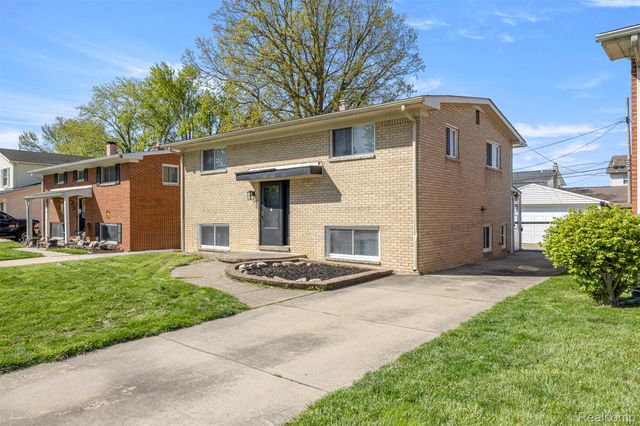 30022 White Street, Gibraltar, MI 48173