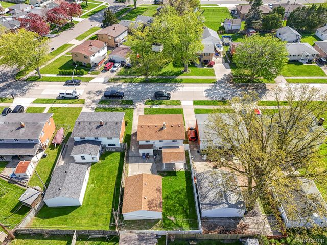 30022 White Street, Gibraltar, MI 48173