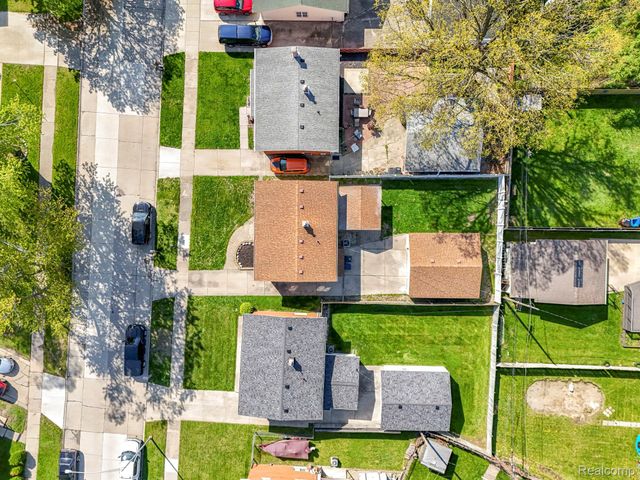 30022 White Street, Gibraltar, MI 48173